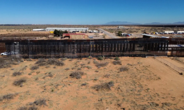 Trump construye muro entre México y Arizona pese a rechazo indígena