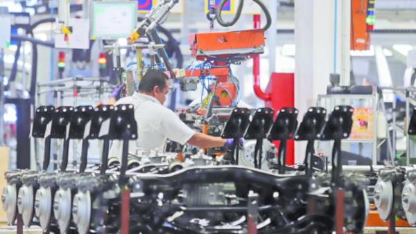 México busca fortalecer proveedores de la industria automotriz