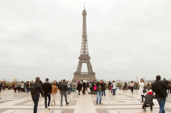 Francia plantea recorte fiscal de 54 mil millones de euros
