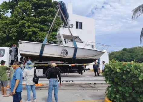 Adiós a barcos abandonados: inicia limpieza de laguna Nichupté