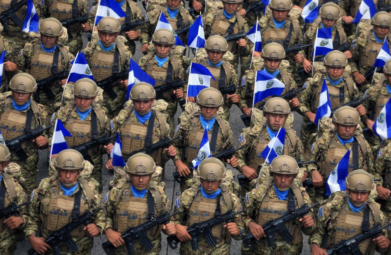 El Salvador moviliza 2 mil soldados a Haití