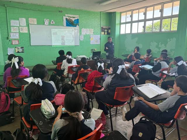 Gobierno federal refuerza vigilancia digital para prevenir violencia en escuelas