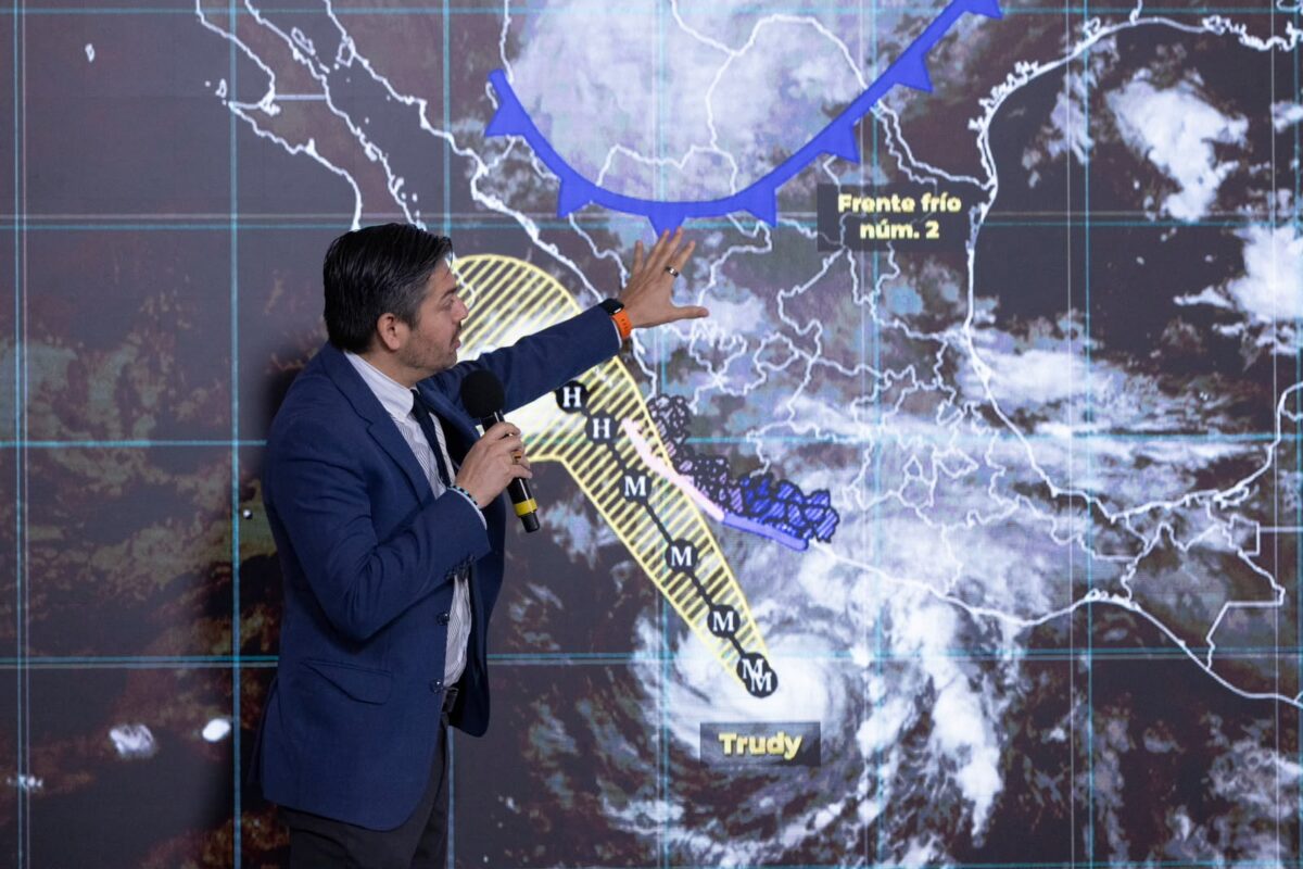 Alertan por huracán Trudy y lluvias intensas en el Pacífico, la Huasteca y Tabasco